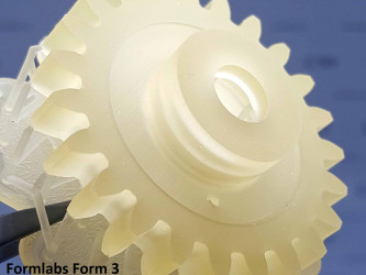Engineering 3D printing on photopolymer 3D printer - Formlabs High Temp Resin - gear